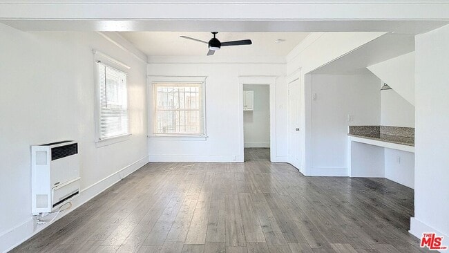 Primary Photo - 435 W 4th St