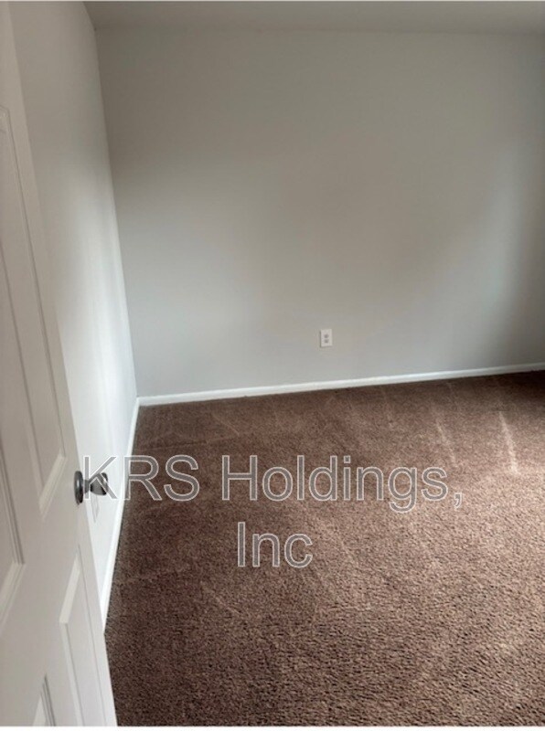 Building Photo - 800 Brook Hill Rd