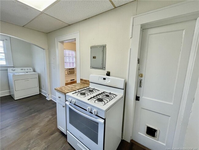 Building Photo - 117 Woodside Ave