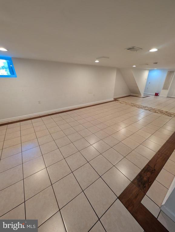 Building Photo - 9000 Colesville Rd