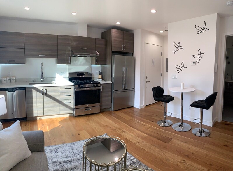 Building Photo - 33 Cortland Ave