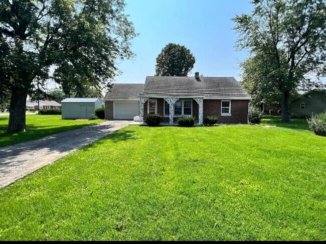 Building Photo - Spacious inside and out! Freshly painted!  3-Bedroom Rental Home – Comfort & Convenience!