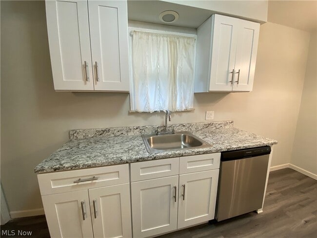 Building Photo - 3890 Colony Rd