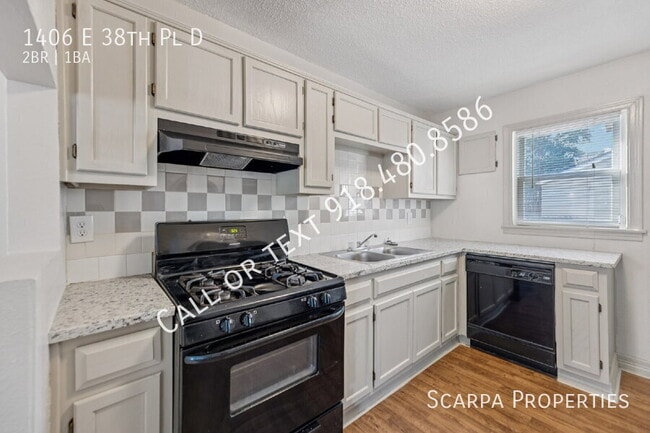 Building Photo - 1406 E 38th Pl