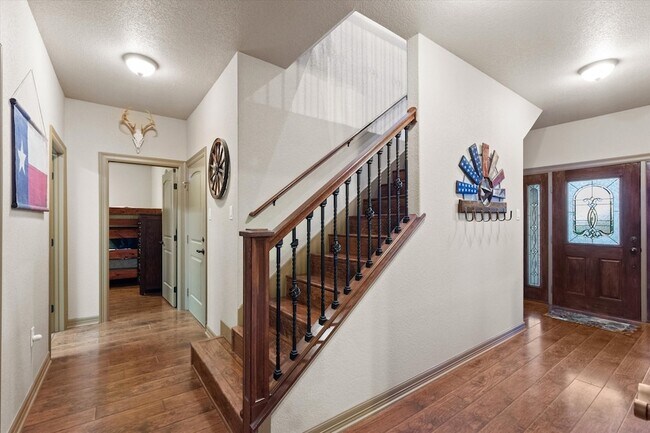 Building Photo - 785 Lake Forest