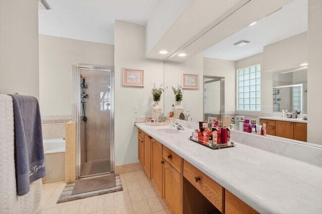 Building Photo - 5057 Sancerre Cir