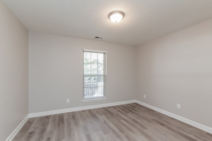 Building Photo - 4726 Butterwick Ln