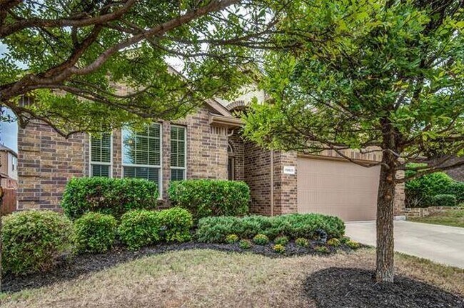 Building Photo - 15825 Carlton Oaks Dr