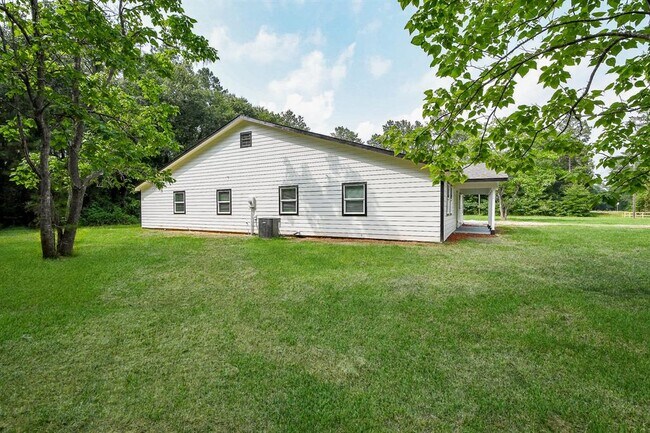 Building Photo - 527 FM 787