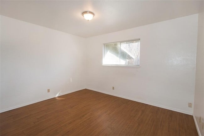 Building Photo - 9007 Little Walnut Pkwy