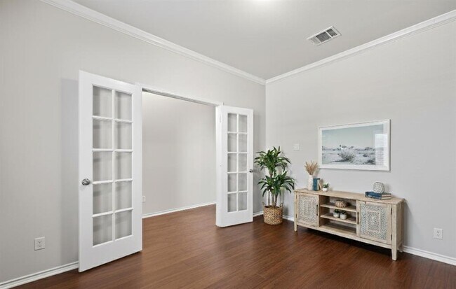 Building Photo - 524 Martha Dr