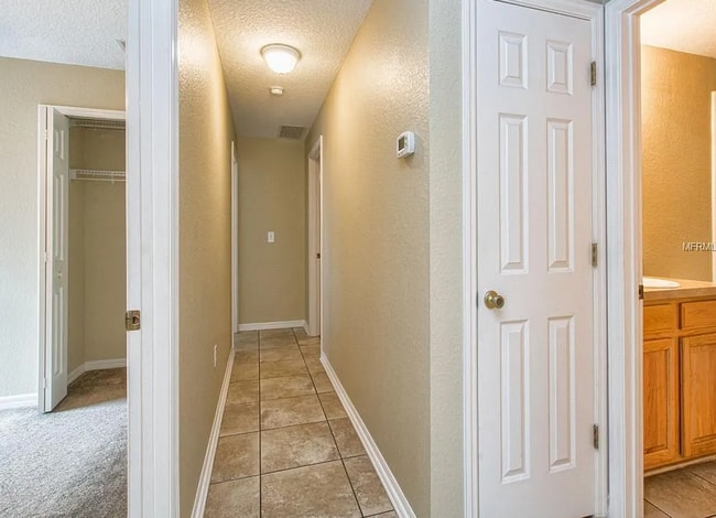 Building Photo - Charming 3/2 with large fenced yard!