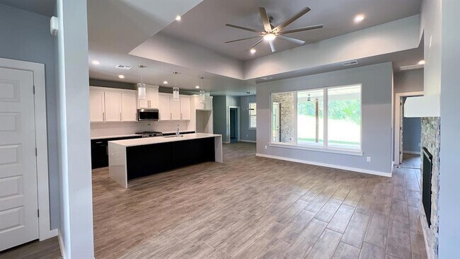 Building Photo - 17611 Natalie Ct