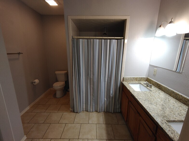 master bath 1 - 410 W Aviation Blvd