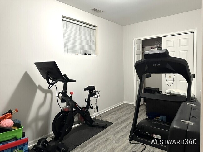 Building Photo - 3936 N Ashland Ave