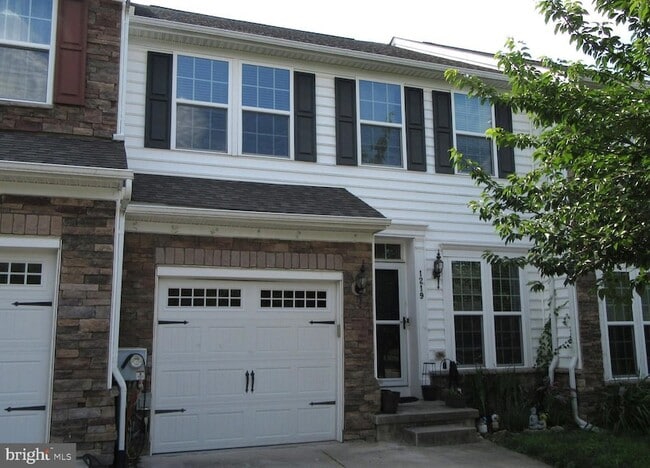 Primary Photo - 1219 Madison Ln