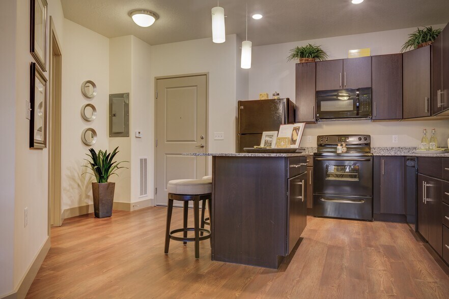 Dry Creek at East Village 124 E Dry Creek Ridge Ln Sandy UT 84070