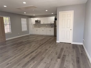 Building Photo - 6846 Hertford Park Dr