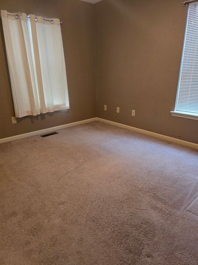 Building Photo - Townhouse for Lease