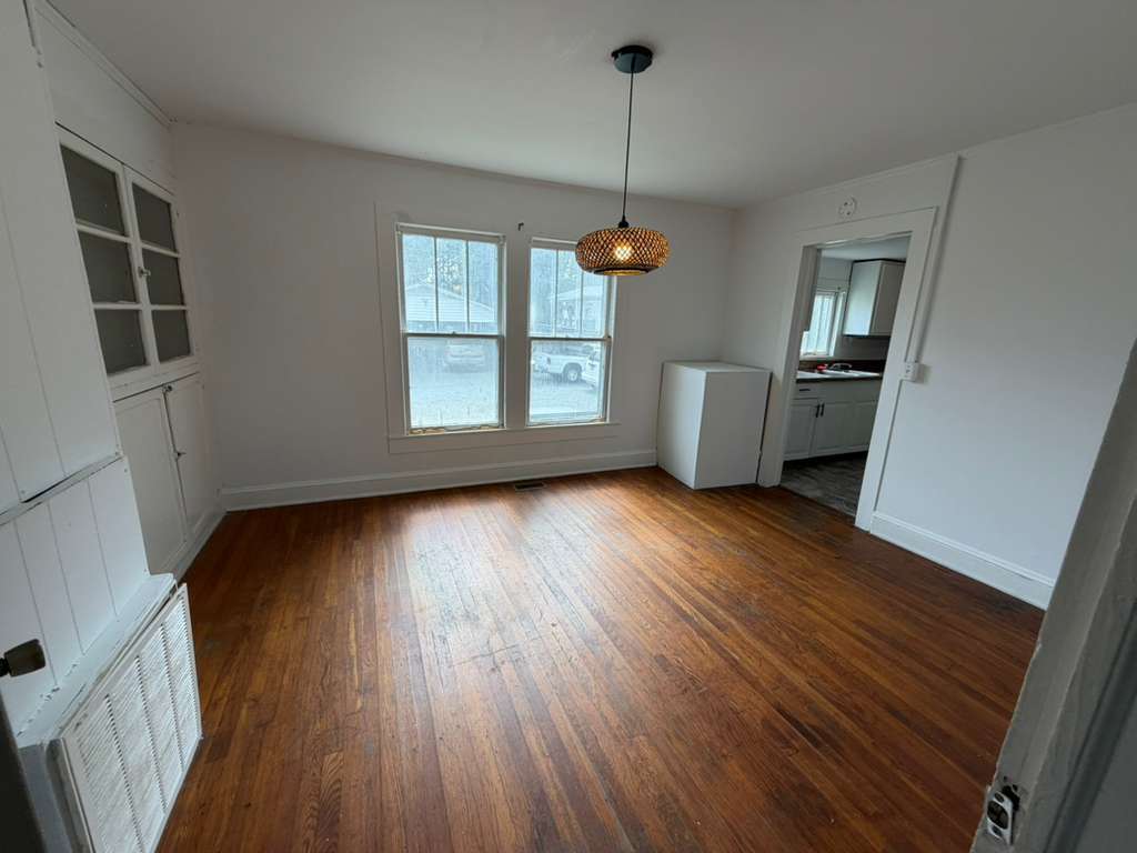 Building Photo - 610 S Chapel St