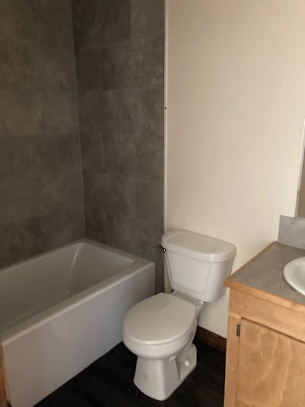 Building Photo - 5018 Desoto St