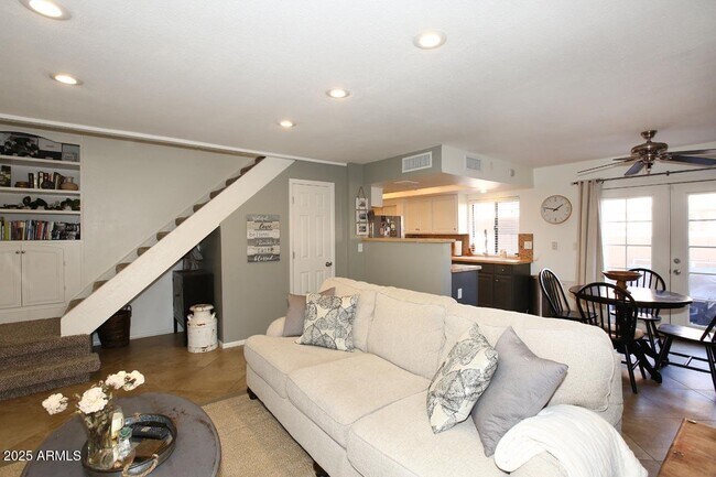 Building Photo - 10408 N 11th Pl