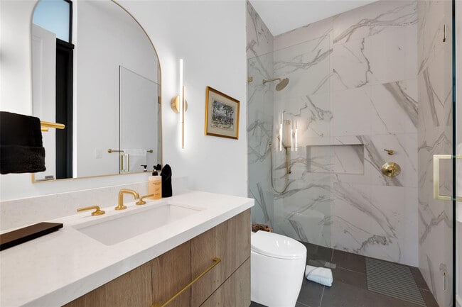 Building Photo - 1730 SE 13th St