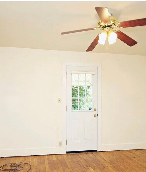 Downstairs laundry - 1765 Stony Point Rd