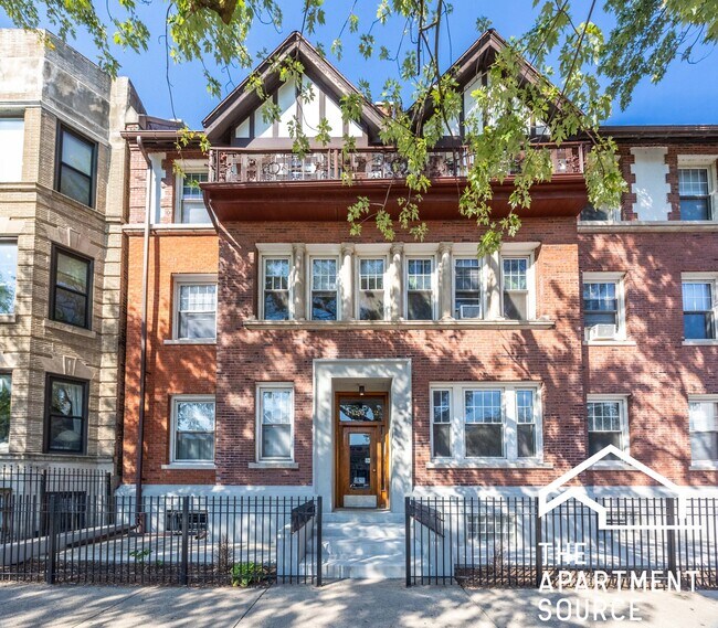 Building Photo - 4452 N Sheridan Rd