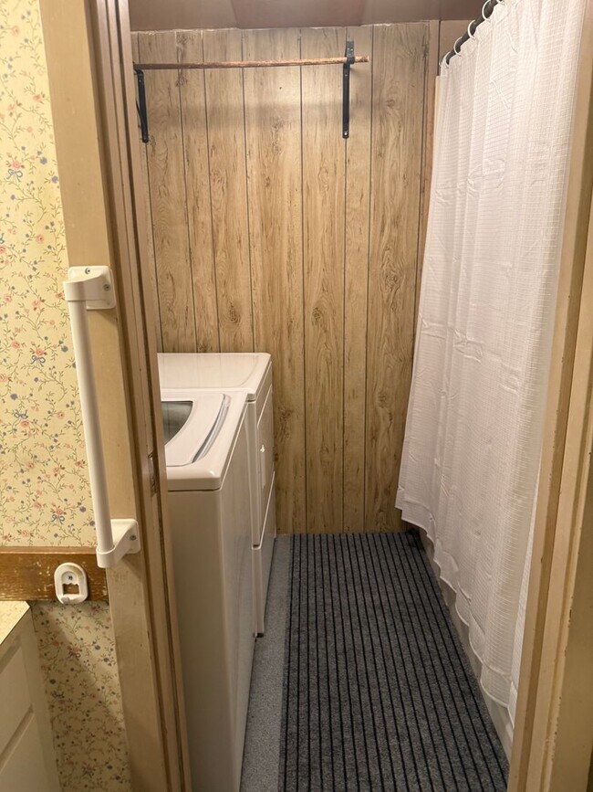 Building Photo - 130351 WA-26