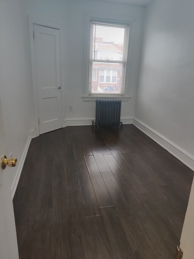 Building Photo - 1708 67th Ave