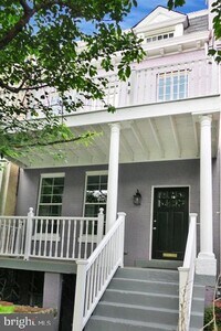 Building Photo - 910 7th St NE