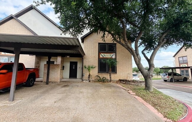 Building Photo - 2445 Monarch Dr