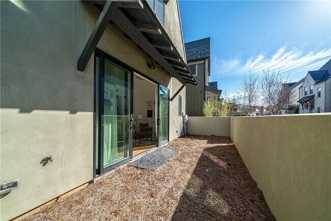Building Photo - 11173 Serenbe Ln