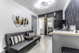 Building Photo - 5343 Hermosa St