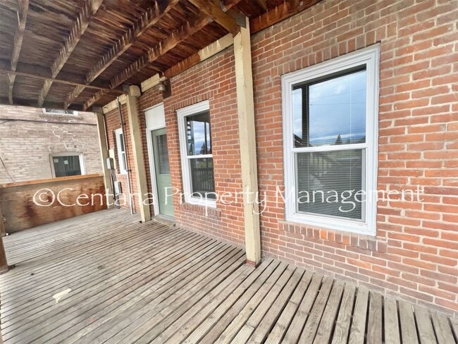 Building Photo - 3 bedroom apartment near Campus, Park St (...