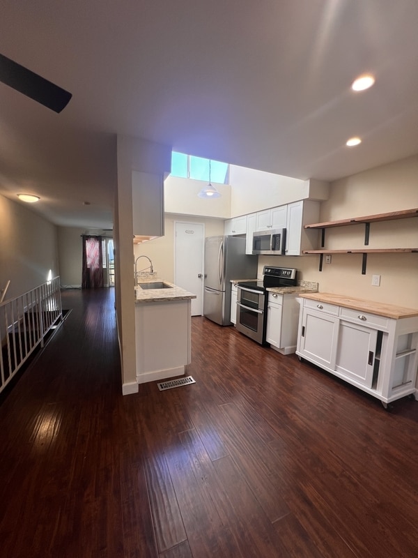 Building Photo - 3022 Yulupa Ave