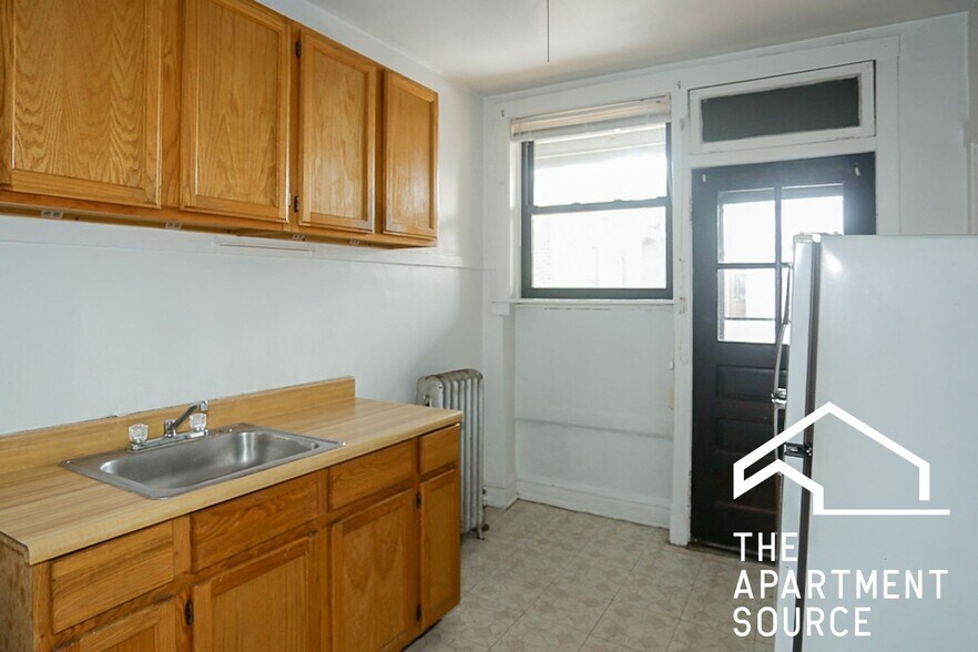 Building Photo - 2612 W Gunnison St