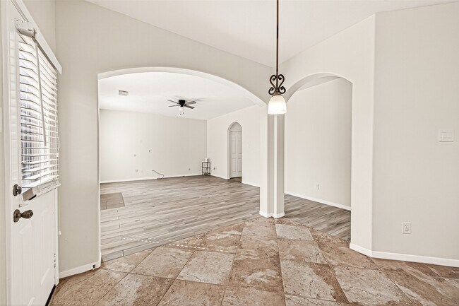 Building Photo - 25135 Florina Ranch Dr
