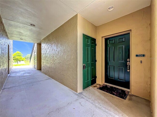 Building Photo - 704 Eagle Pond Dr