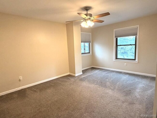 Building Photo - 41090 Southwind Dr