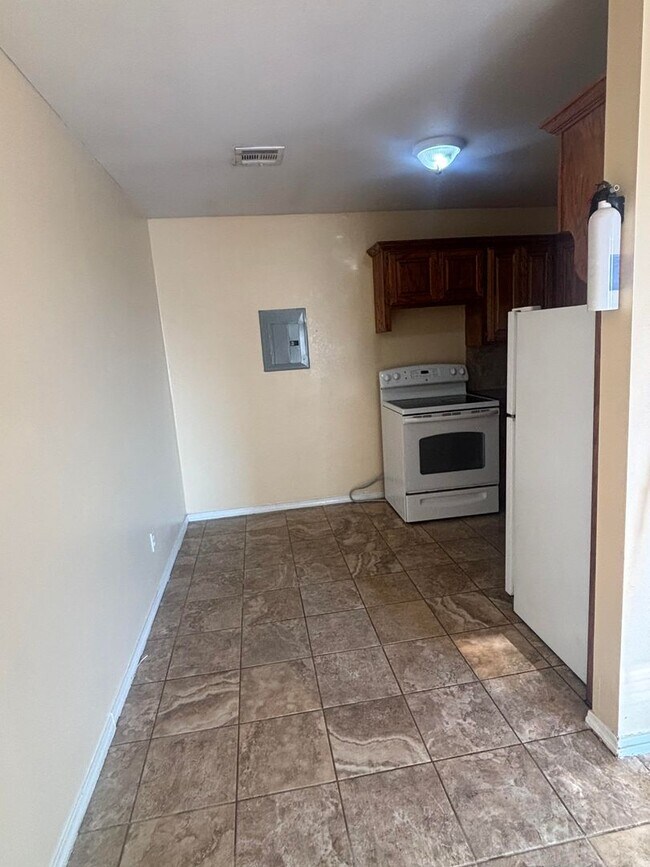 Building Photo - 9356 S 430 Rd