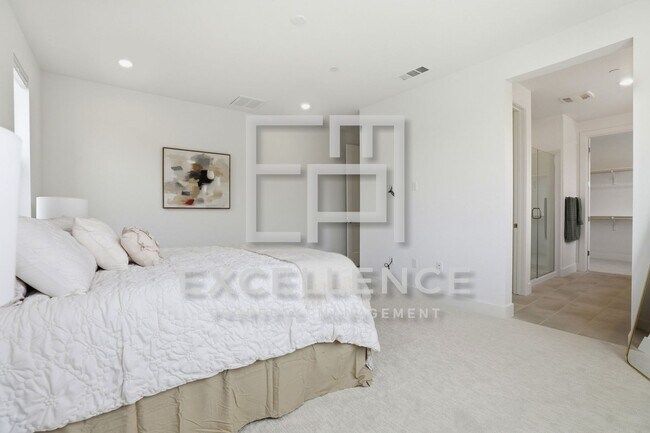 Building Photo - One Year New Home!  3/2.5 With Beautiful Updates Throughout Including Quartz Counters, Water Filt...