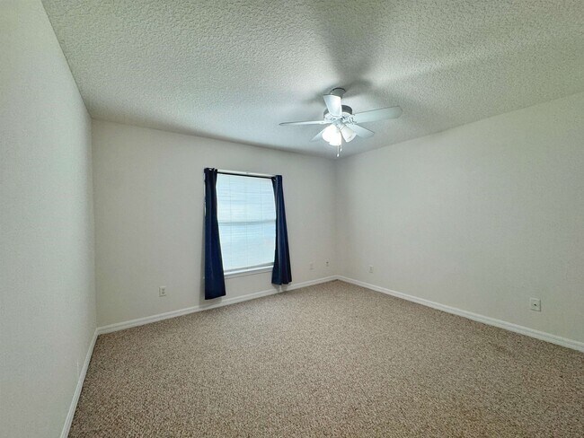 Building Photo - 932 Delcie Dr