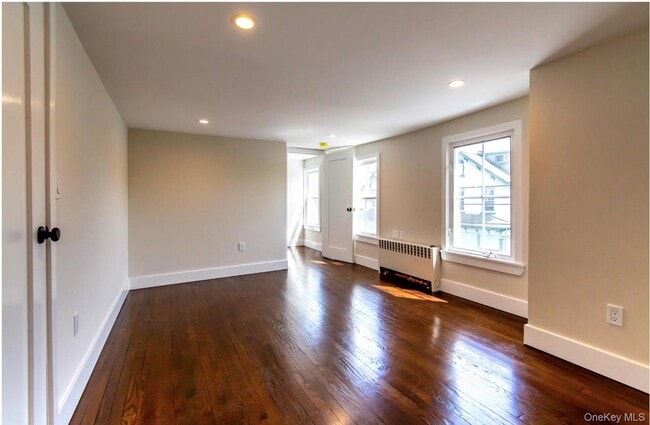 Building Photo - 3 Spring St