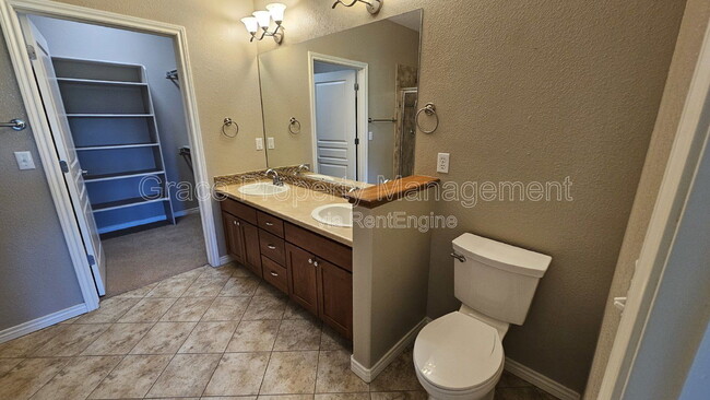 Building Photo - 11992 W Long Cir