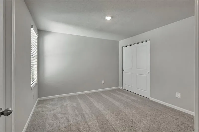 Building Photo - 5788 SE Edgewater Cir
