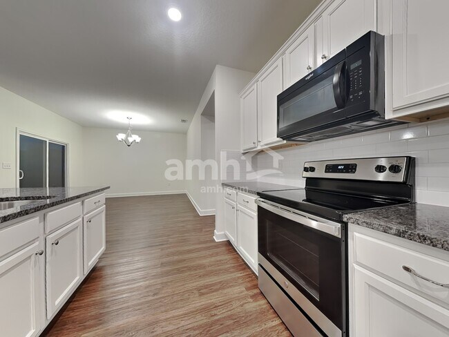 Building Photo - 5786 Hampton Creek Rd