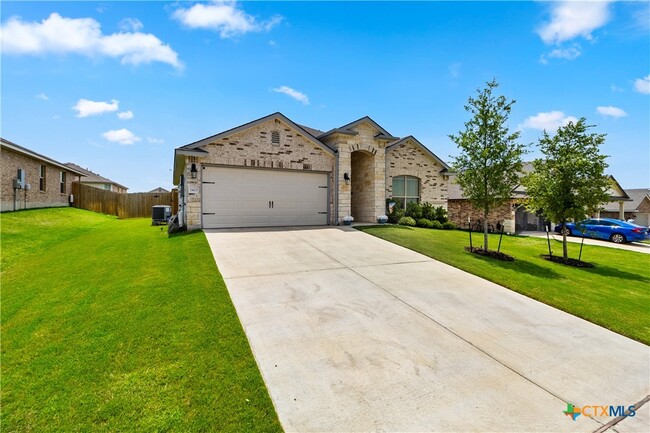 Building Photo - 2427 Elba Dr