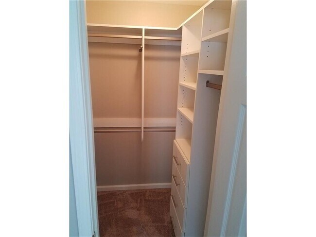 Building Photo - 3192 Osborne Rd NE